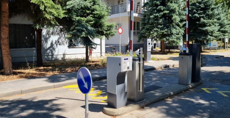 Fakultna nemocnica v trnave platene parkovanie parkovcia politika.jpg