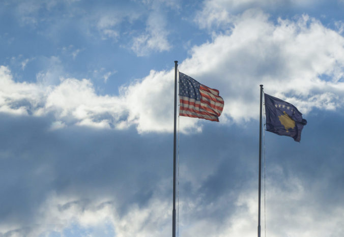 Vlajky, Kosovo, USA