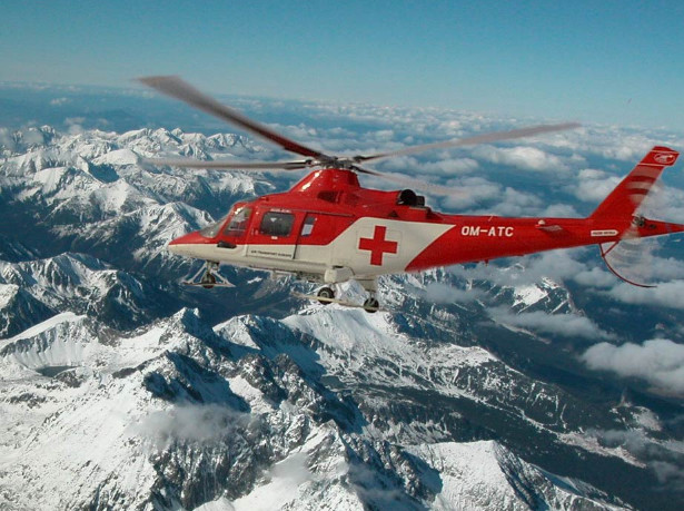 Horski zachranari vrtulnikova zachranna zdravotna sluzba.jpg
