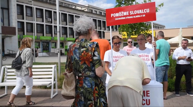 Slovalco protest.jpg