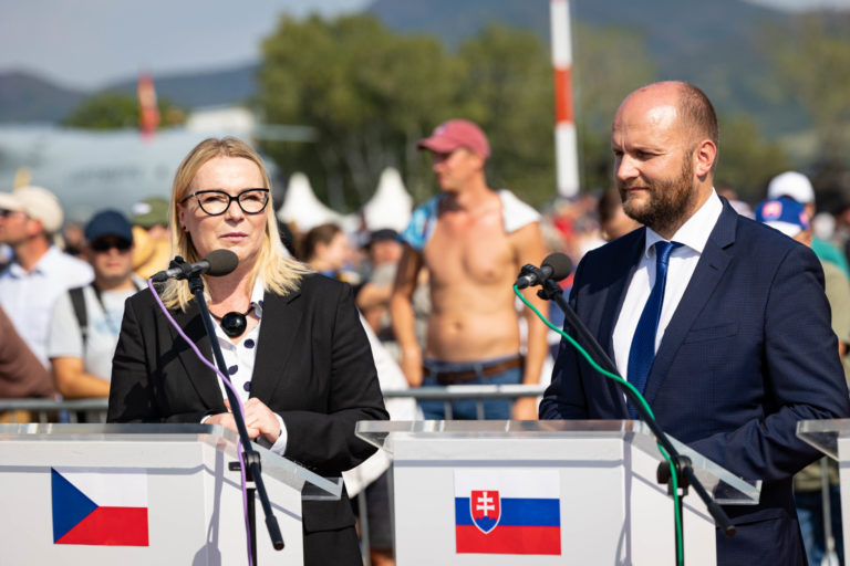 Jana Černochová, Jaroslav Naď