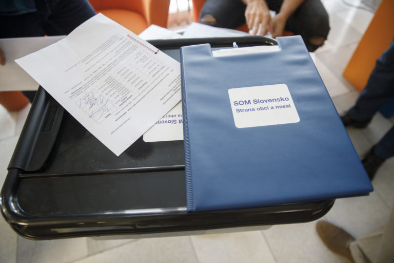 SOM SLOVENSKO: Podali žiadosť na registráciu