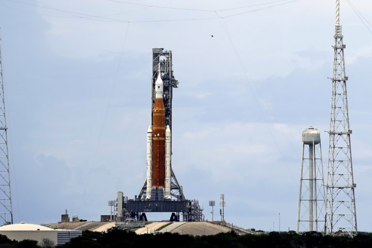 NASA, raketa, Mesiac