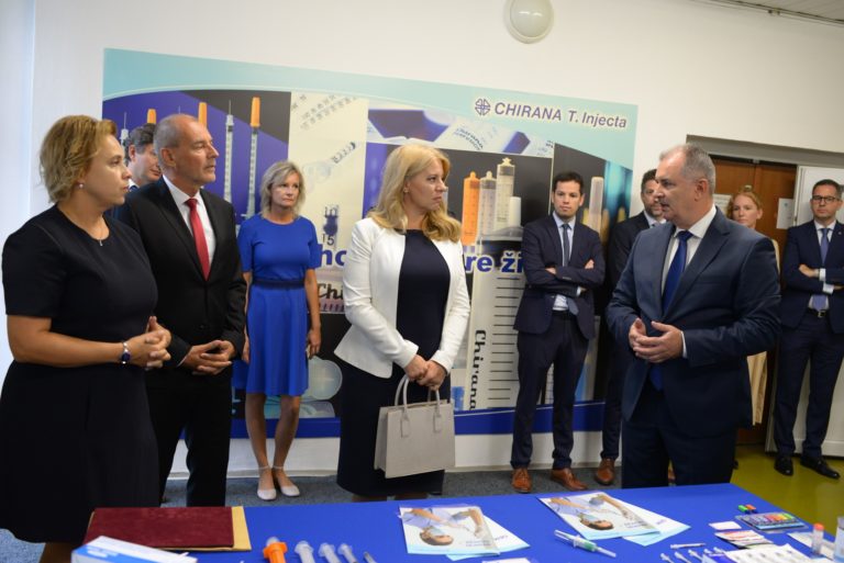 Prezidentka zuzana a aputova na navateve spoloanosti chirana.jpg
