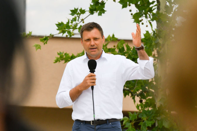 PROTEST: Za záchranu Slovalca a práce v hlinikárni