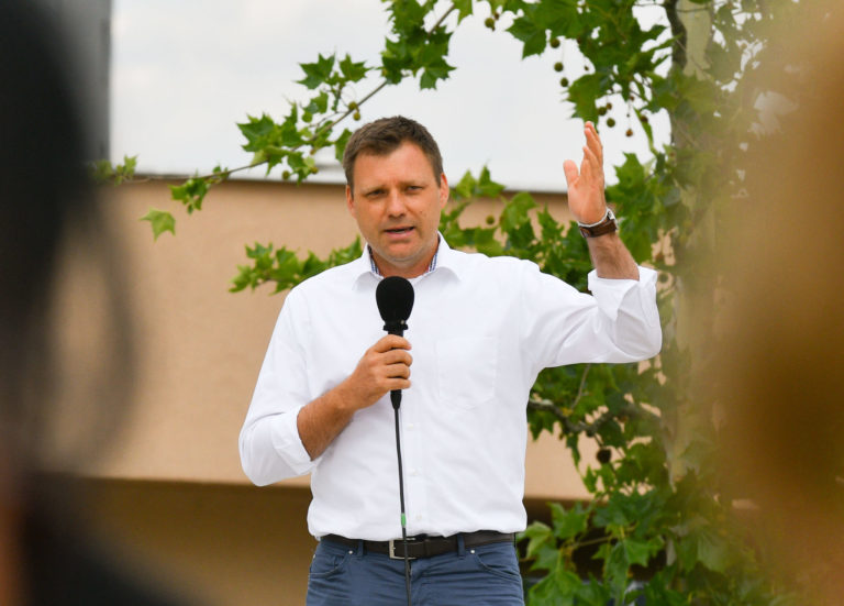 PROTEST: Za záchranu Slovalca a práce v hlinikárni