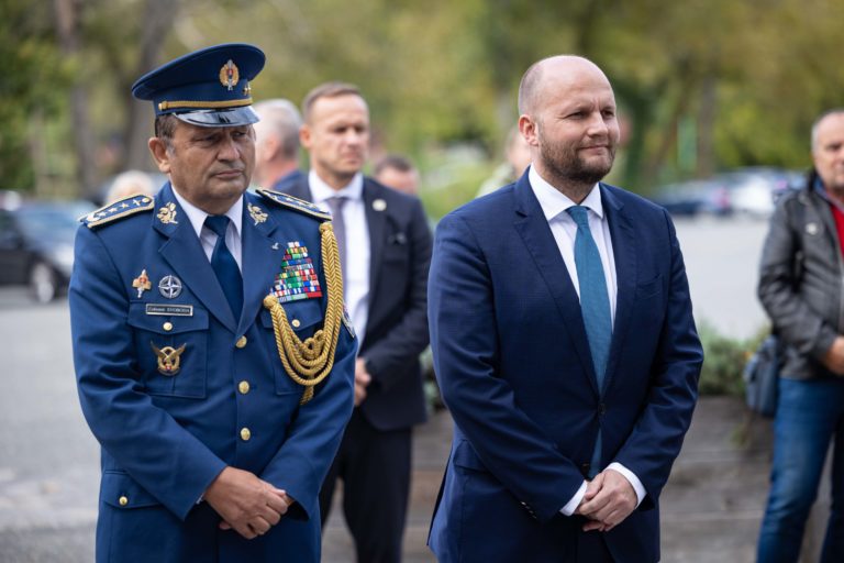 MO SR: Odhalenie kameňa Cesty hrdinov SNP