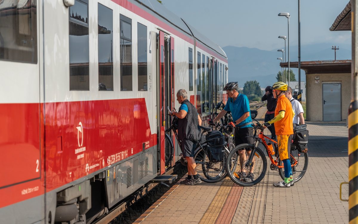 Bicykle pocas celeho tyzdna prepravime vo vlakoch os a rex bezplatne bez cestovneho listka az do naplnenia kapacity.jpg