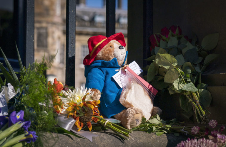 úmrtie kráľovnej Alžbety, Paddington II.