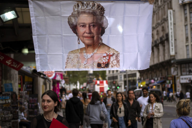 úmrtie kráľovnej Alžbety II., kráľ Karol III., Camilla