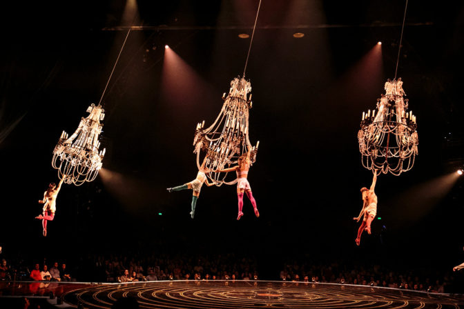 Chandelier_lucas saporiti costumes dominique lemieux 2015 cirque du soleil photo 2.jpg
