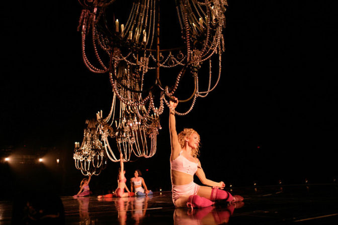 Chandelier_lucas saporiti costumes dominique lemieux 2015 cirque du soleil photo 6.jpg