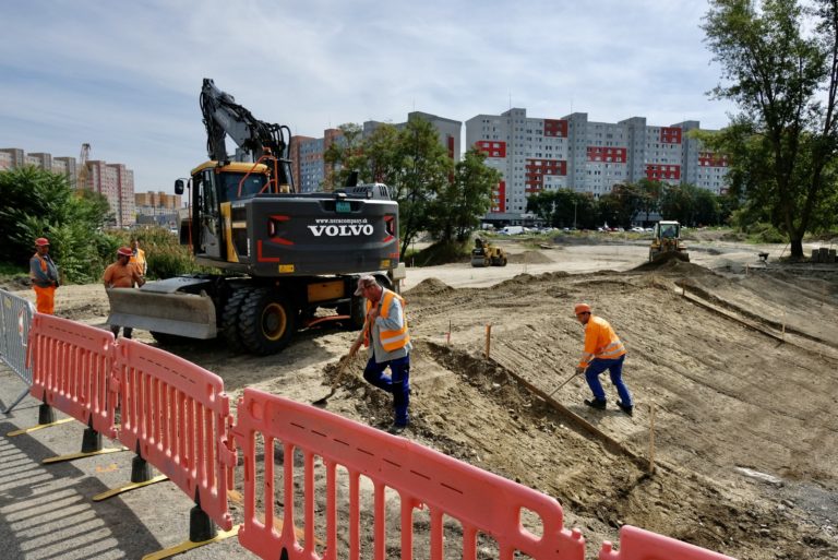 Elektricka trat petrzalka vystavba.jpg