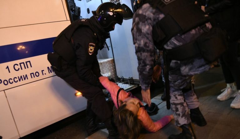 Protesty v Petrohrade proti čiastočnej vojenskej mobilizácii