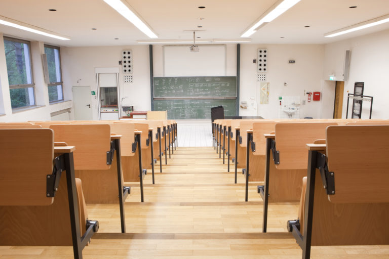 Aula, vysoká škola, univerzita