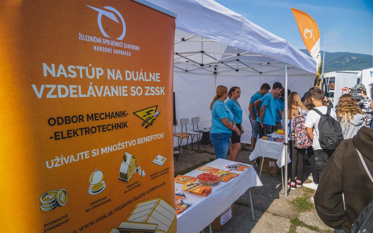 Zssk ziakom poskytne informacie o spolocnosti predstavi im stipendijny program a moznosti praxe.jpg
