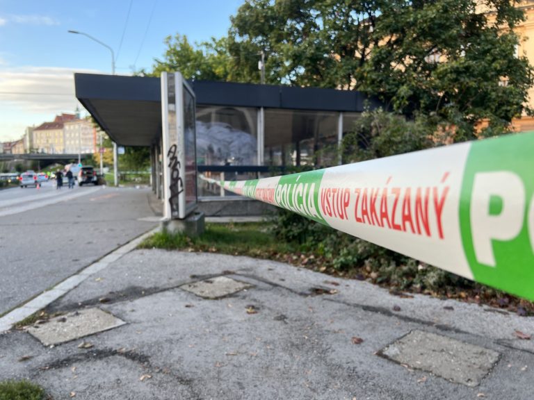 Bratislava: Tragická dopravná nehoda, zastávka Zochova.jpg