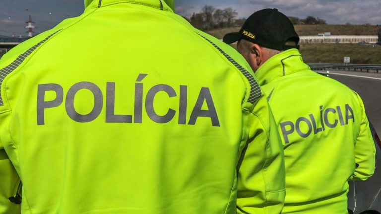 Polícia, cestná kontrola,