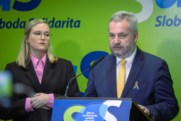 Dostál, Marcinková, SaS