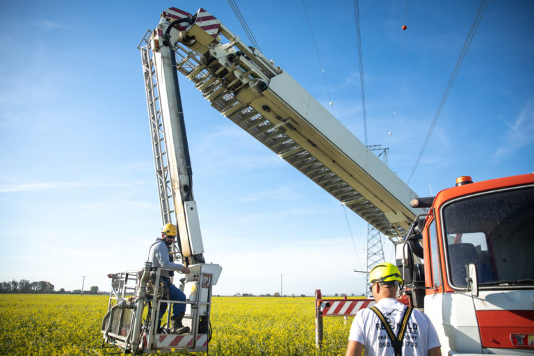 ENVIRO: Inšatácia odkloňovačov letu vtáctva