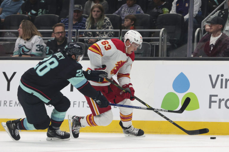 Slovenský hokejista Adam Ružička v hlavnom prípravnom kempe klubu Calgary Flames