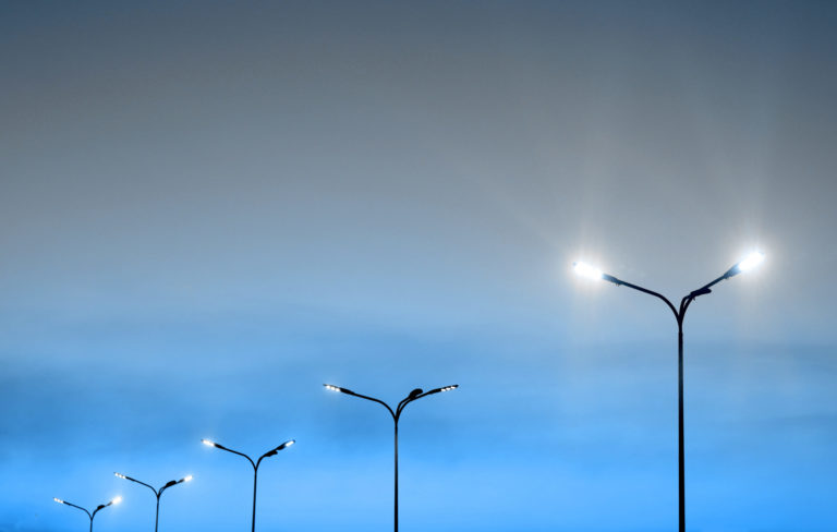 Svetlá, lampa