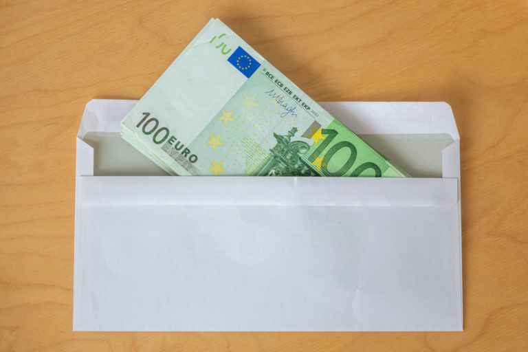 100 eur