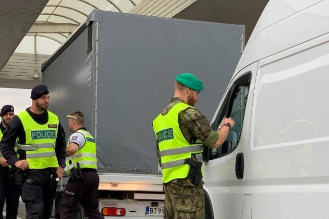 Kontrola vojaci, Česko, hranice