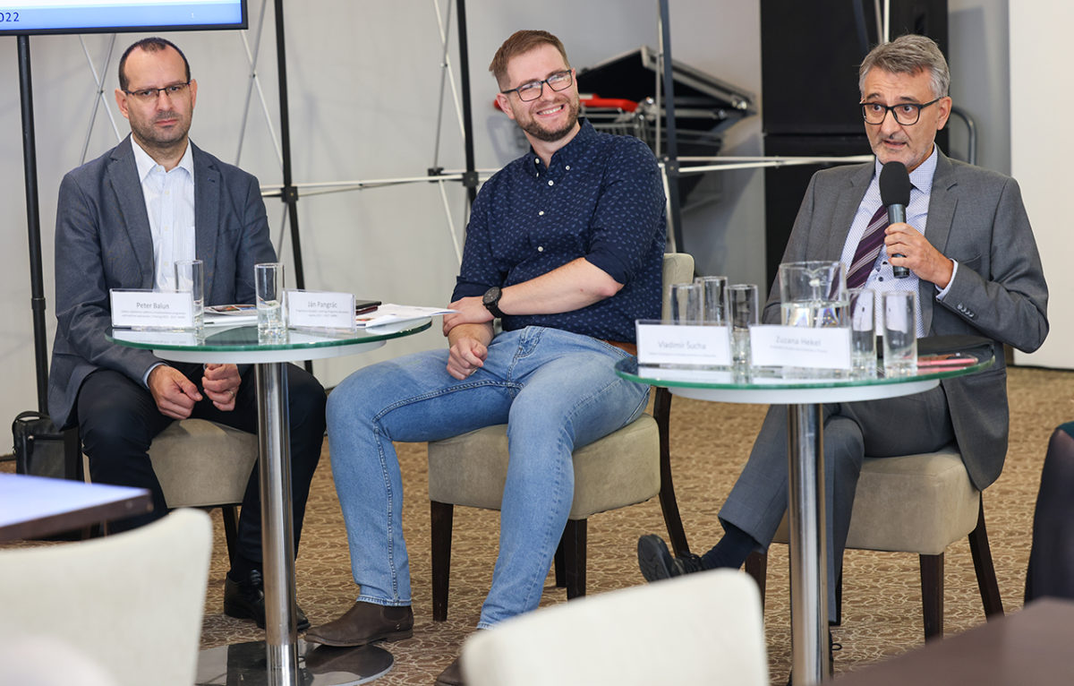 Panel o moznostiach europskych grantovych schem.jpg
