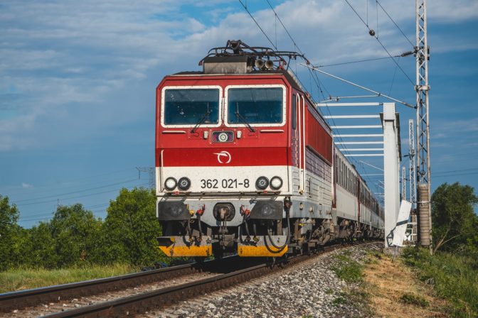 Realizaciou stavby sa odstranili poruchy na infrastrukture ktore vznikali z dovodu nestability svahu.jpg