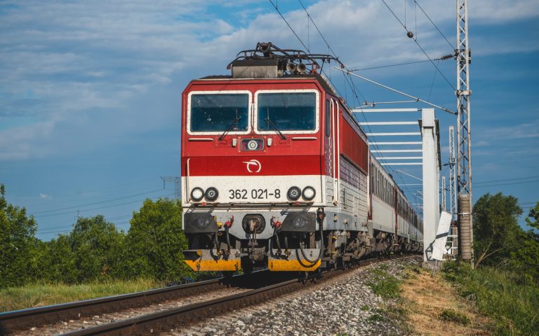 Realizaciou stavby sa odstranili poruchy na infrastrukture ktore vznikali z dovodu nestability svahu.jpg