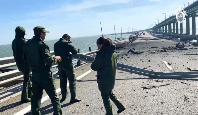 Zničený most, Krym