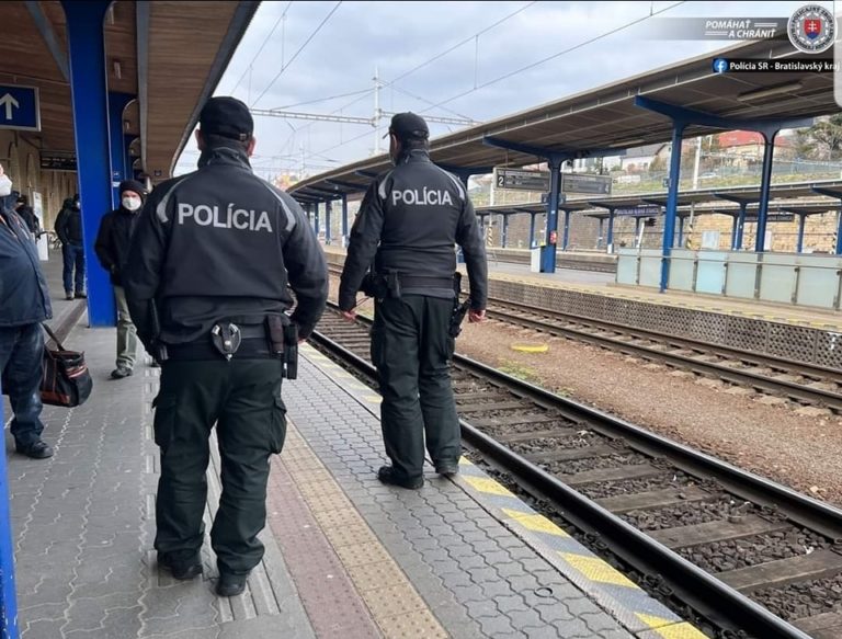 Polícia, vlaková stanica, Hlavná stanica