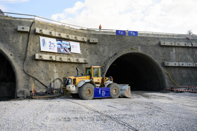 DOPRAVA: Slávnostné prerazenie tunela Čebrať
