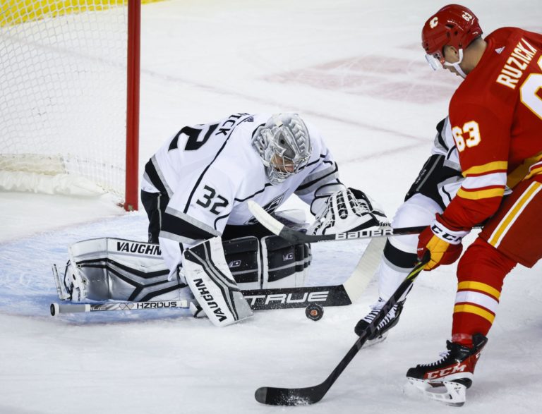 Adam Ružička, NHL, Calgary Flames, Los Angeles Kings