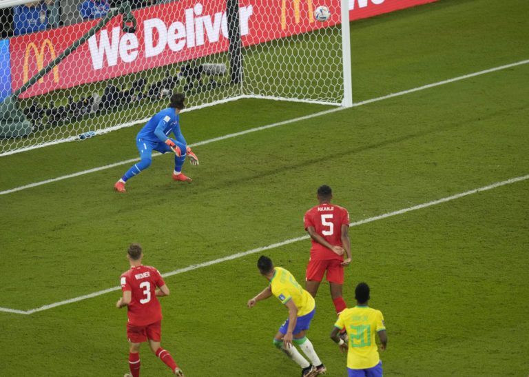 Casemiro, MS vo futbale 2022 v Katare, Brazília _ Švajčiarsko