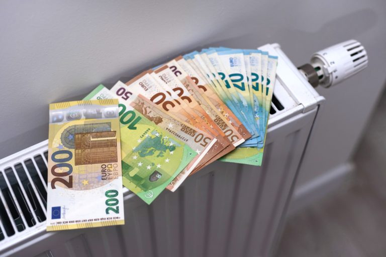 Teplo, radiátor, peniaze, energie,