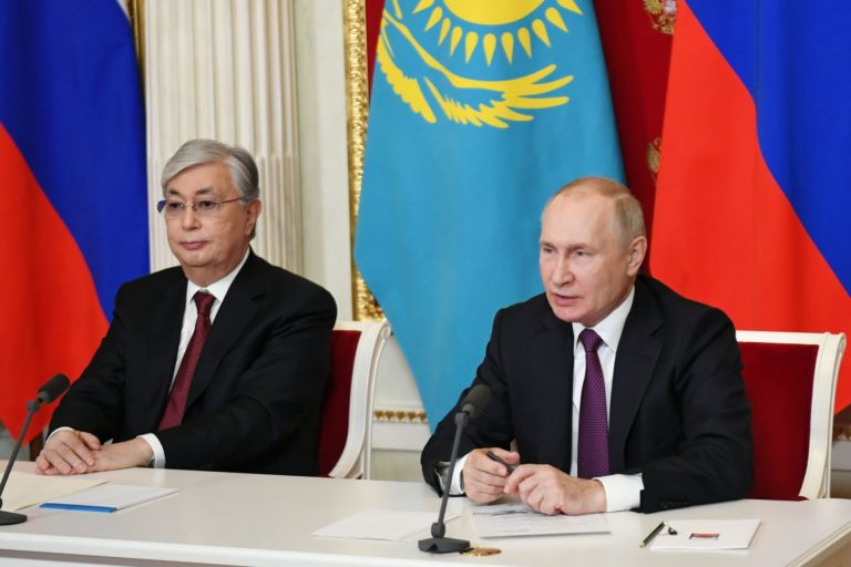 Kasym Žomart Tokajev, Vladimir Putin
