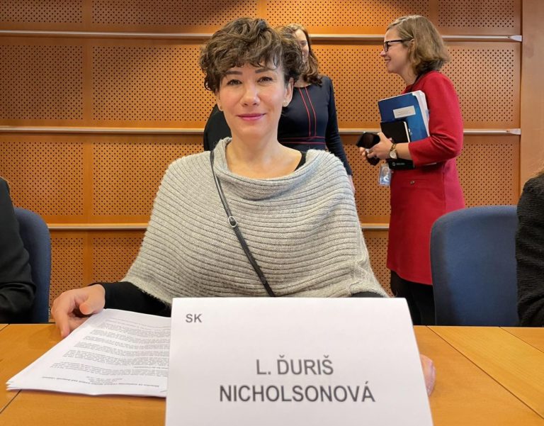 Lucia Ďuriš Nicholsonová
