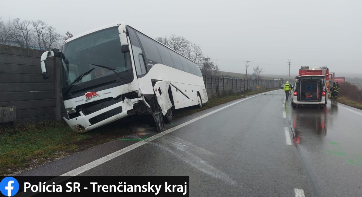 Tragická nehoda autobusu a auta