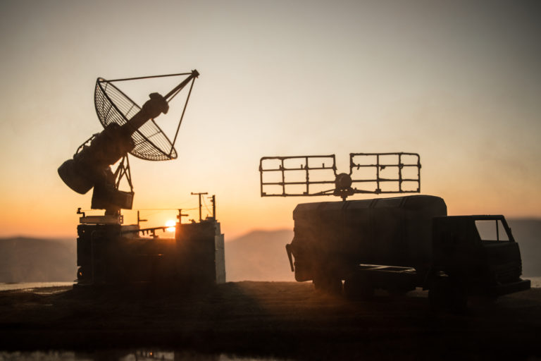 Protivzdušná obrana, satelit, radar