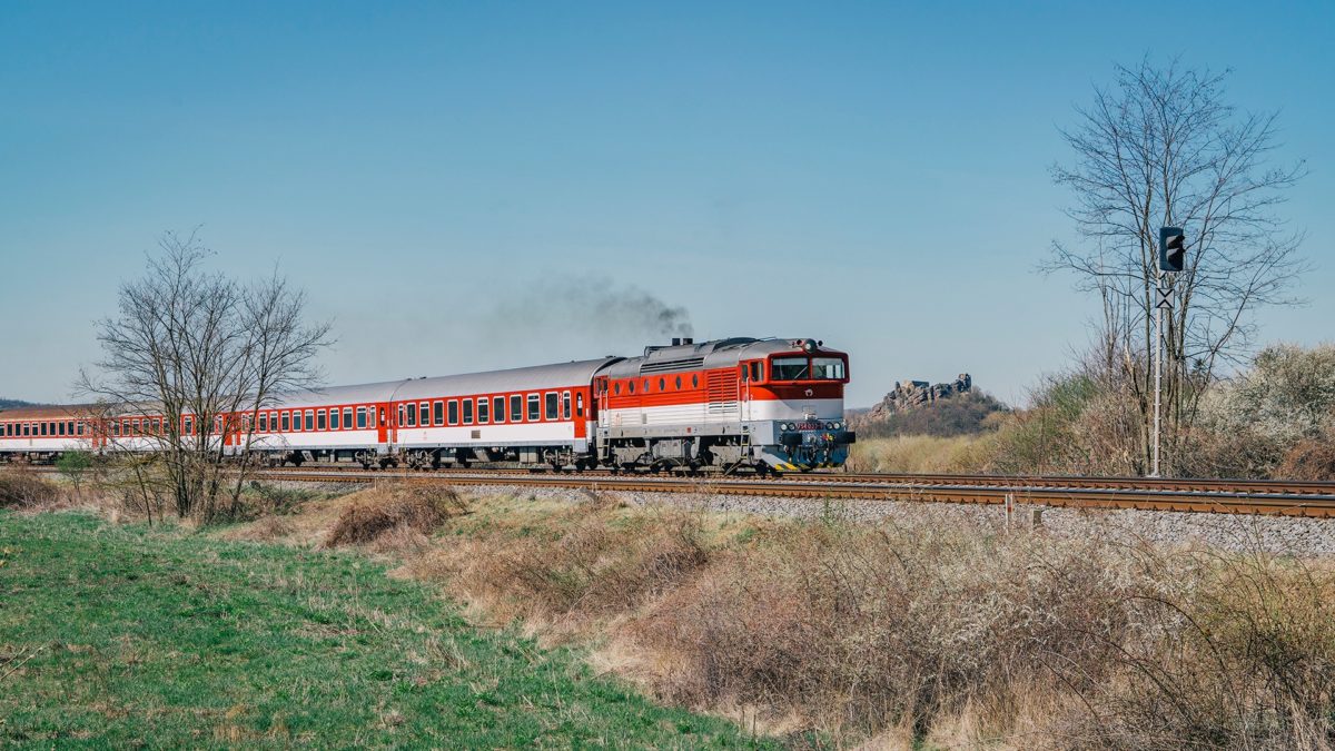 Vsetky vlaky r 9xx gemeran budu vedene cez filakovsku spojku. zastavovat budu na zastavke filakovo zastavka. v smere kosicezvolen dojde k skrateniu jazdnej doby o 13 minut v opacnom smere o 7 minut.jpg