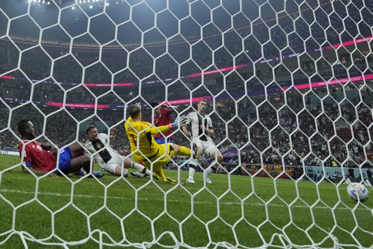 Yeltsin Tejeda, MS vo futbale 2022, Kostarika - Nemecko