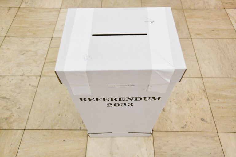 REFERENDUM 2023: Otvorenie volebných miestností