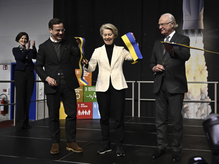 Ulf Kristersson, Ursula von der Leyenová, kráľ Karol XVI. Gustáv