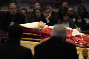 Benedikt XVI., úmrtie, pohreb