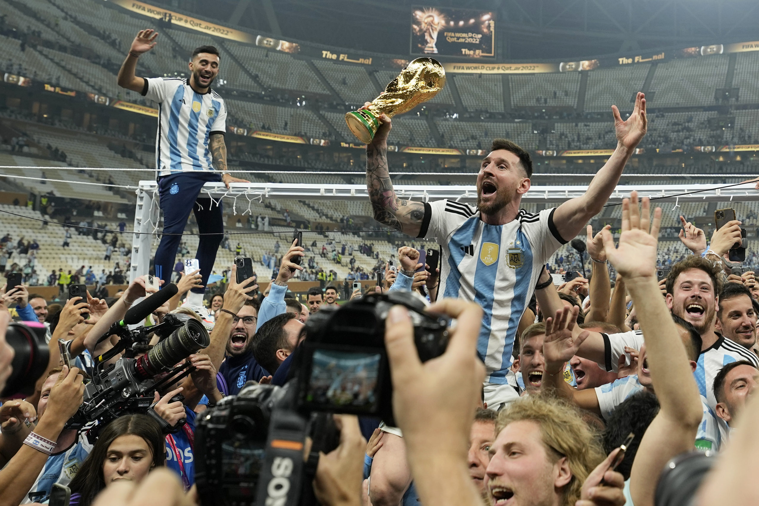 FIFA začala disciplinárne konanie za správanie Argentínčanov po finále MS v Katare, trom federáciám dala pokuty