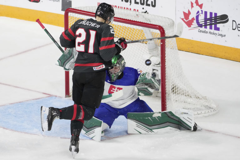 MS v hokeji do 20 rokov (štvrťfinále): Kanada - Slovensko, Adam Gajan