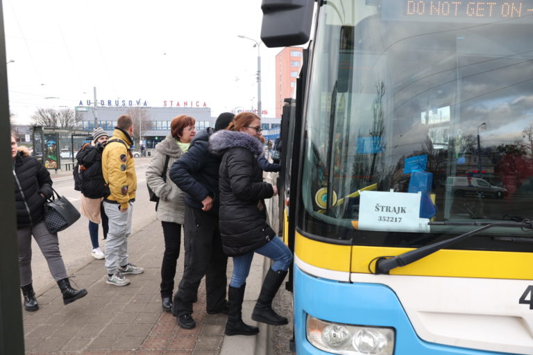 DOPRAVA: Ostrý štrajk odborárov DPMK