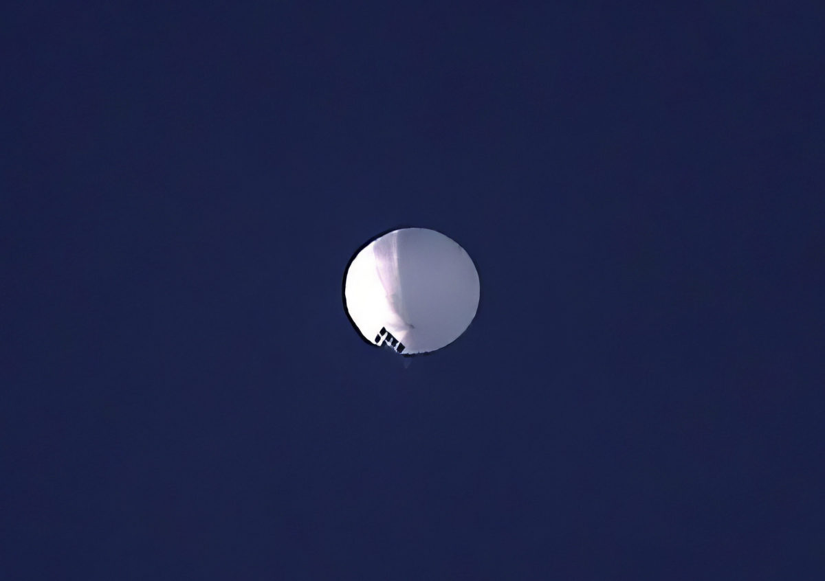 Balón, špionáž